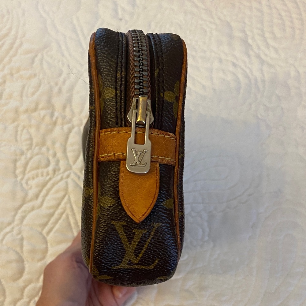 Louis Vuitton Monogram Toiletry Bag in Brown monogram - Picture 3 of 8